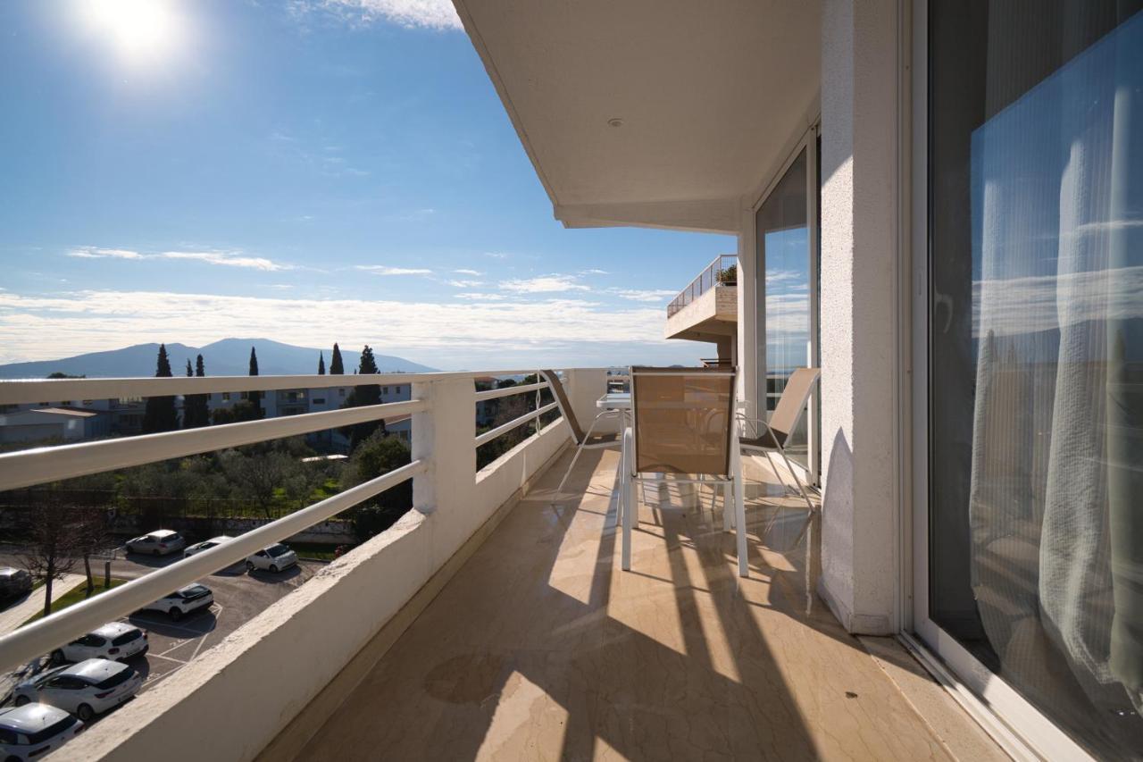 Elegant Flat Marousi District Apartment เอเธนส์ ภายนอก รูปภาพ