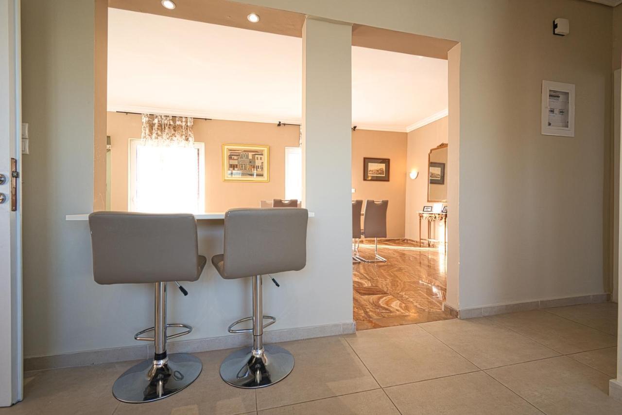 Elegant Flat Marousi District Apartment เอเธนส์ ภายนอก รูปภาพ